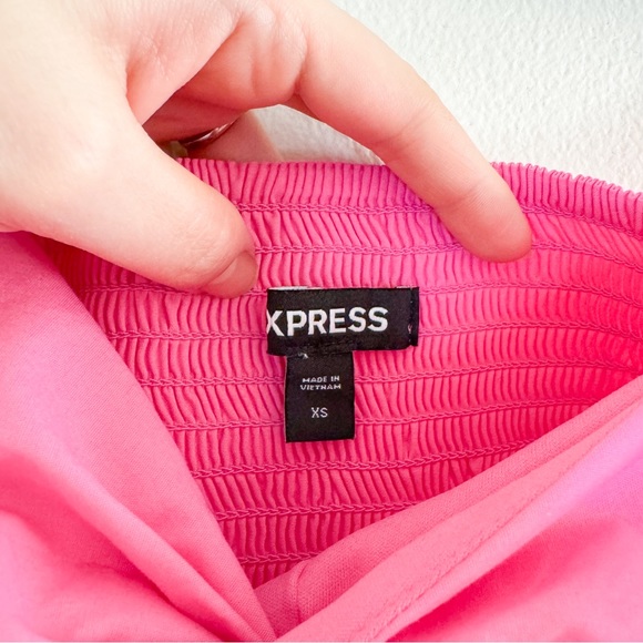 Express Page Strap Rouched Front Twist Crop Top - Picture 4 of 5